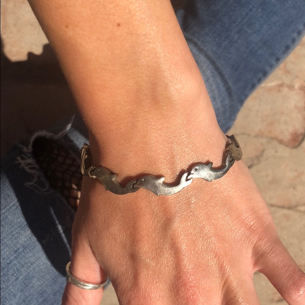 🌼 Sterling silver Dolphin bracelet